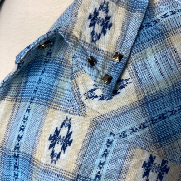 Lace Back Hi-Low Plaid Button Down Shirt - Picture 5 of 6